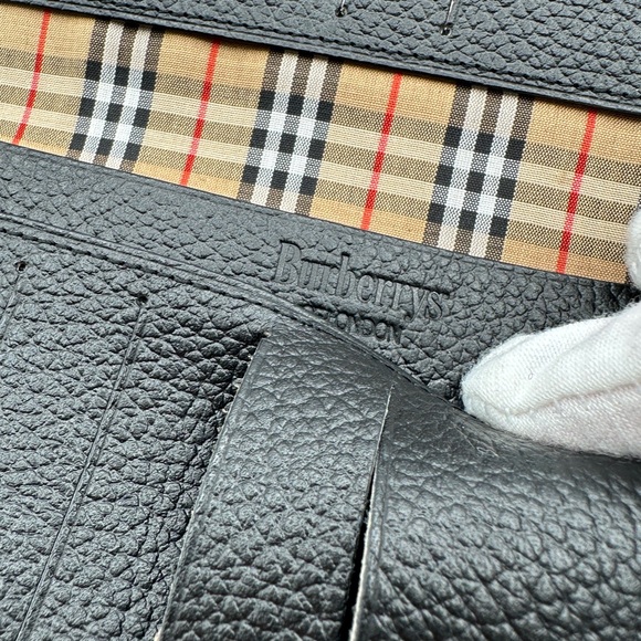 Burberry Vintage Wallet - Picture 6 of 10